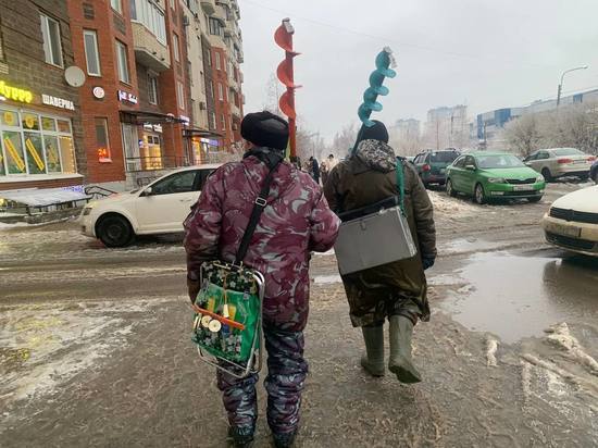 Рыбака чуть не унесло в Финский залив на оторвавшейся льдине