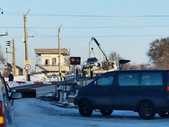 Полицейские предотвратили трагедию на железнодорожных путях в Лесозаводске