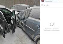 В Маловишерском районе Новгородской области 26 февраля произошло массовое ДТП с участием 41 автомобиля