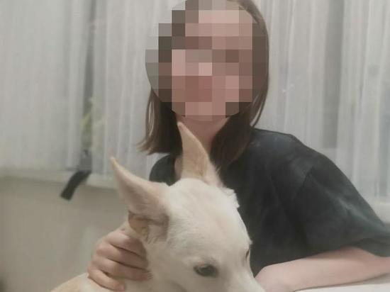 В Новосибирске 13-летняя девочка выжила при падении с восьмого этажа после травли в школе