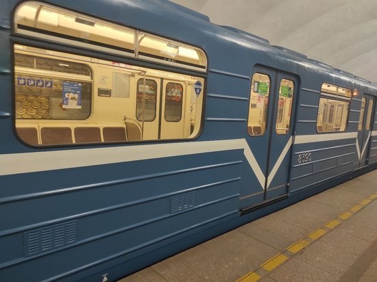 Вестибюль станции метро «Площадь Ленина» четыре дня будут закрывать на вход раньше