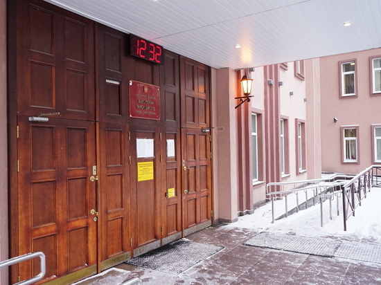 Суд арестовал аспиранта, разбившего окна военкомата на Большом Сампсониевском