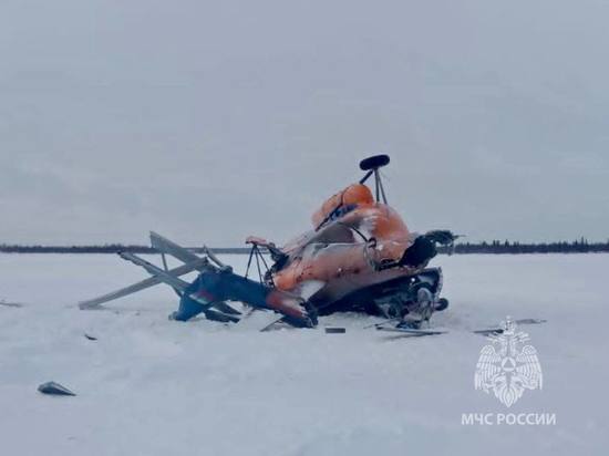 Появились кадры с места крушения вертолета под Мурманском