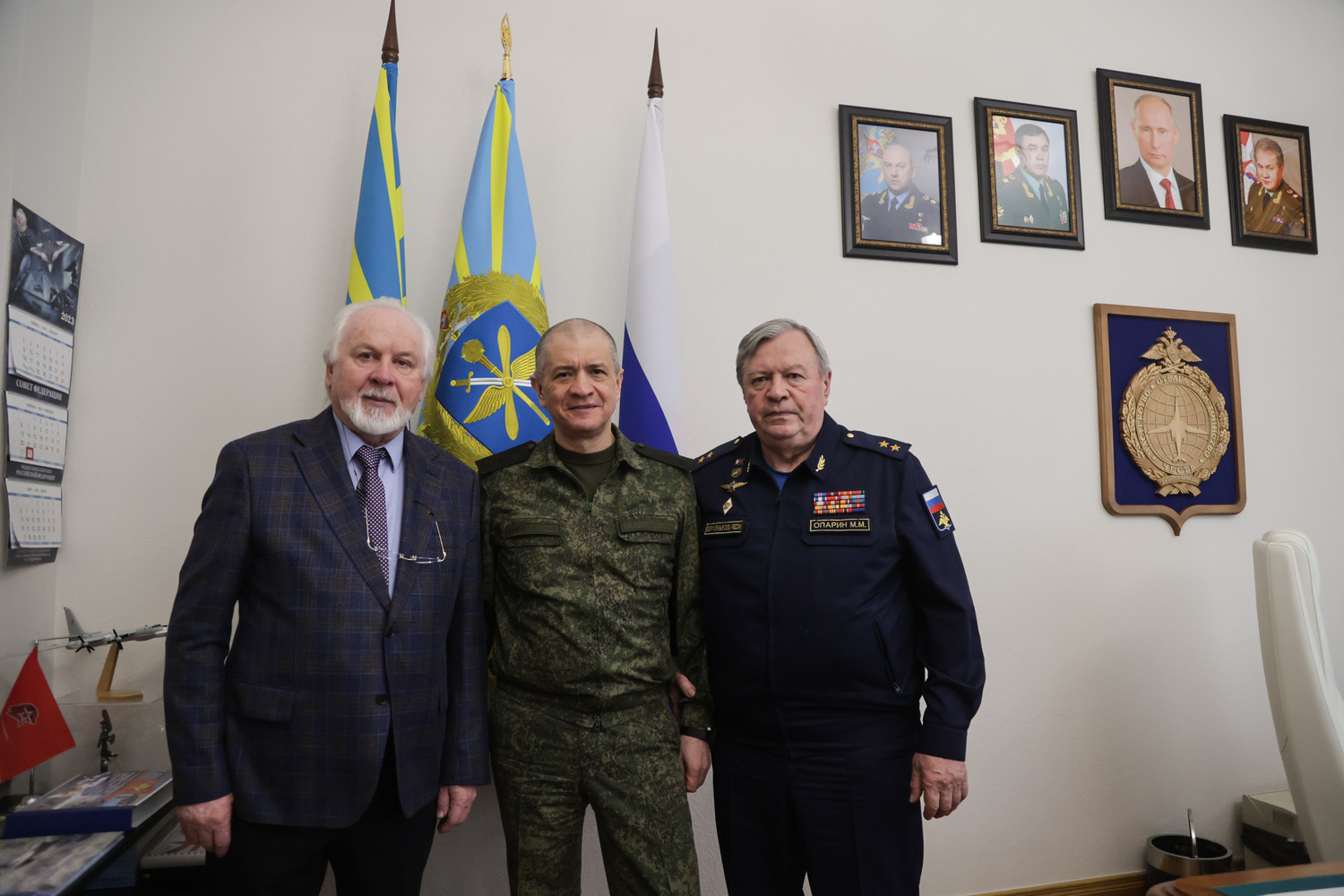 Общественный совет при Минобороны посетил штаб дальней авиации: кадры визита