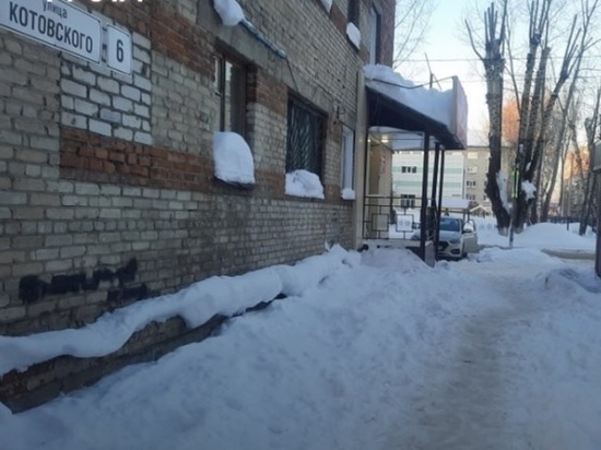 Народный фронт потребовал от властей Томска заставить управляющие компании очистить от снега и наледи тротуары