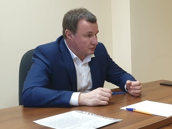 Депутат ЗСК Станислав Гринев поздравил с юбилеем коллектив библиотеки имени Н.В. Гоголя