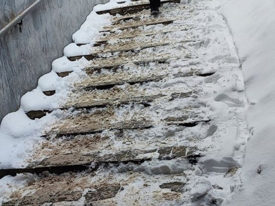 Подземный переход, напоминающий ледяную горку, обнаружен в Люберцах
