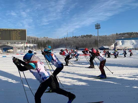 К лыжным гонкам в Долине Уюта присоединились 500 человек