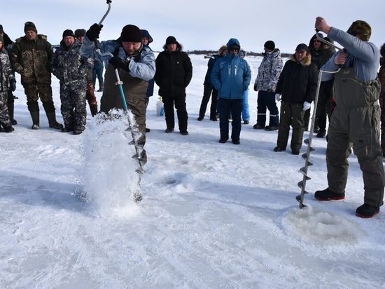 «Две удочки или один комбайн»: первенство по ловле корюшки пройдет в Поронайске 4 марта