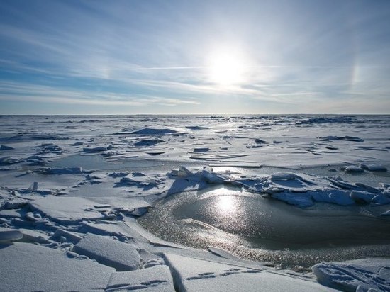В бухтах Приморья начал интенсивно таять припайный лед