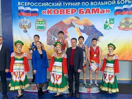 Якутяне завоевали 6 золотых медалей на Всероссийском турнире по вольной борьбе