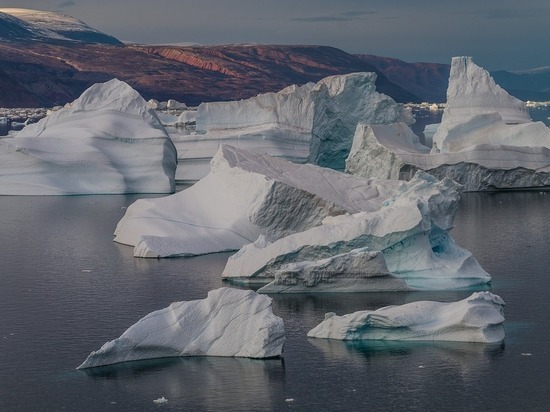 Климатолог Кокорин заявил, что от ледника «Судного дня» отколется айсберг