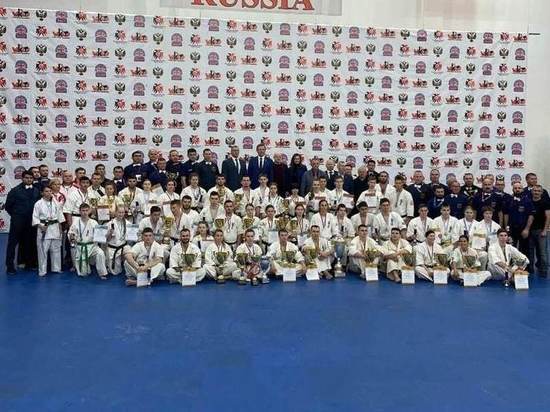 Золото и серебро завоевали каратисты из Королева на международном турнире в Москве