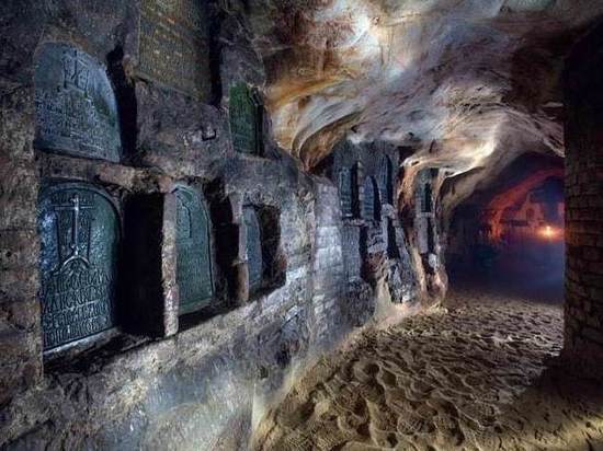 Искусство погребения: какие тайны 500 лет хранил печорский монастырь
