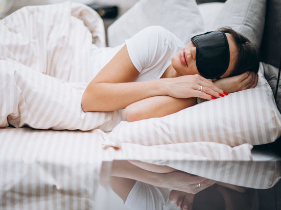  Ученые установили, что маска для сна повышает когнитивные способности