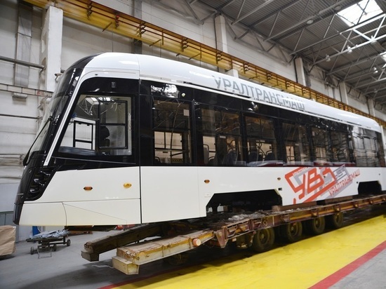 В Екатеринбурге начали испытывать модернизированный трамвай модели 71-415М