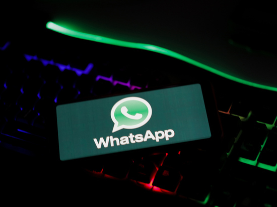 Бегут впереди паровоза