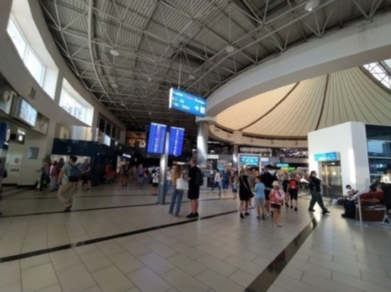 Авиакомпанию “Азур Эйр” оштрафовали за задержку рейса в омском аэропорту