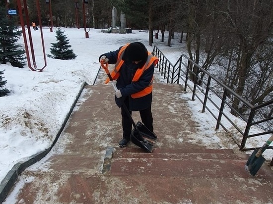 При уборке общественных мест Петрозаводска подрядчик уделяет особое внимание лестницам
