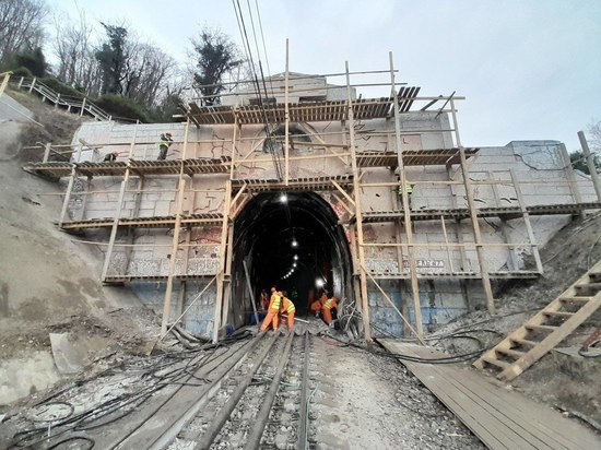 В Сочи начался ремонт железнодорожного тоннеля, открытого в 1913 году