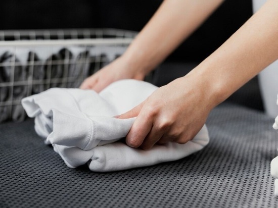 Как погладить одежду без утюга: 2 интересных способа