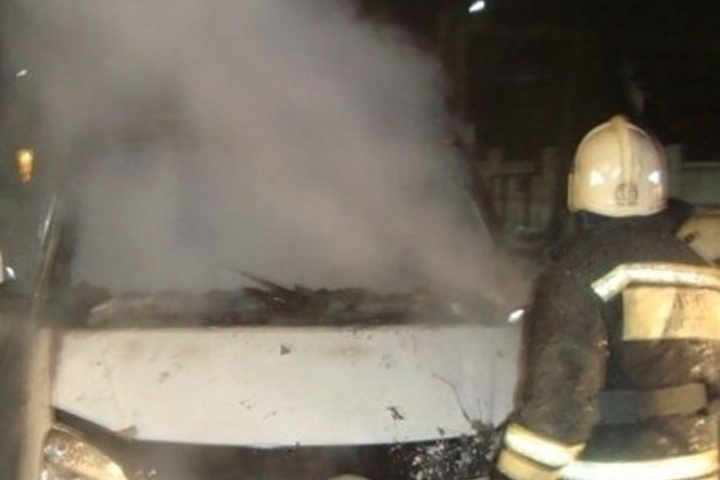 Сегодня ночью в костромском микрорайоне Давыдовский-3 сгорел автомобиль