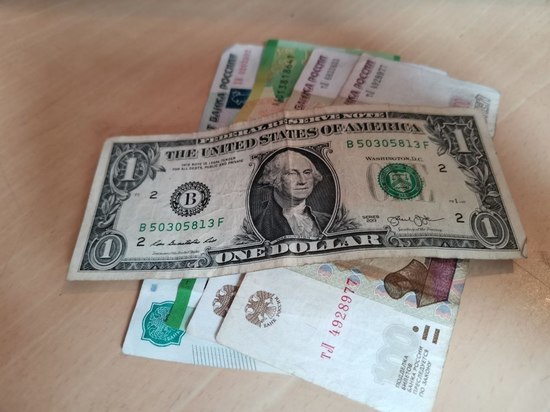 Курс доллара в Приморье на 3 марта остается на уровне 75 рублей