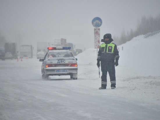 На Ямале за день 27 водителей пролетели на красный и попались полиции