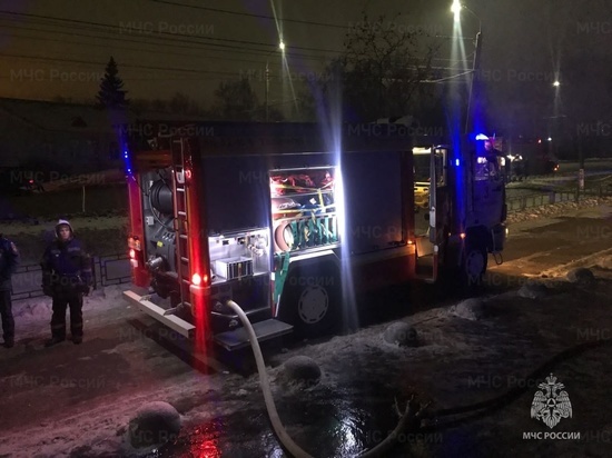 На пожаре в микрорайоне Энергетик Владимира эвакуировали 18 человек
