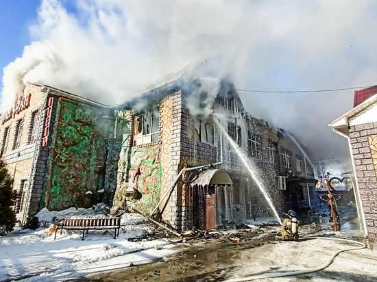 В Омске загорелся ресторан “Фан-Фан”