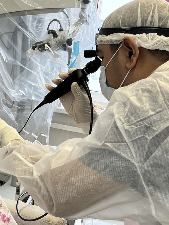 В Больнице Нового Уренгоя удалять пациентам аденоиды начали аппаратом с камерой