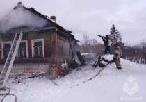 Вечером второго марта в 18:06 в городе Боровичи в микрорайоне Раздолье случился пожар