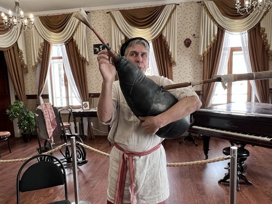 Улан-удэнцев научат играть на русских старинных музыкальных  инструментах