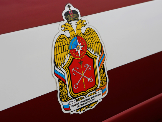 В Калининграде из горящего гаража эвакуировали человека
