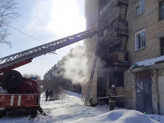 В коркинской пятиэтажке случился пожар: один погиб и 27 эвакуированы