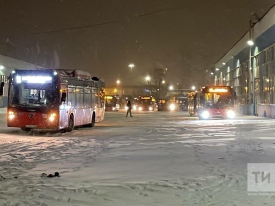 В Казани водитель автобуса зажал дверьми ногу школьницы и продолжил движение