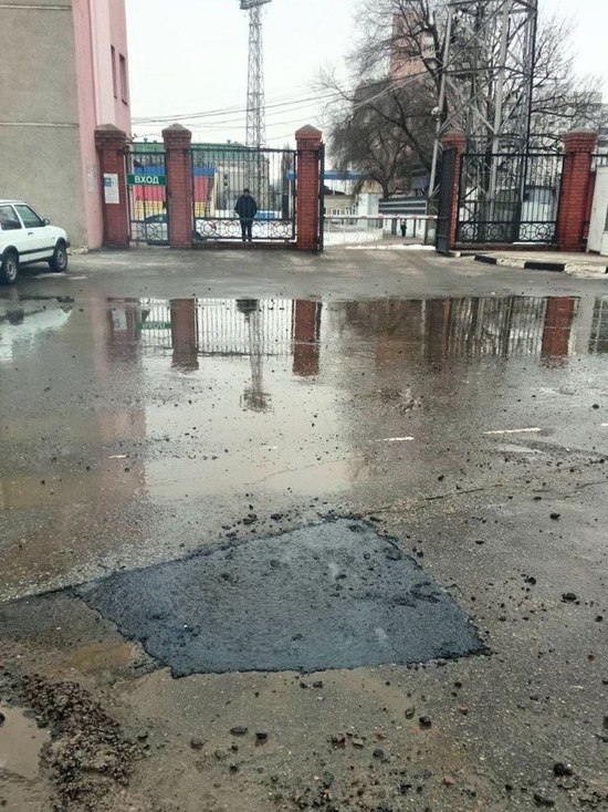 В Белгороде в ямочном ремонте дорог задействованы до 35 единиц техники и около 40 специалистов