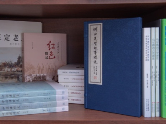 Хабаровская библиотека получила в дар книги от Хэбэйского педагогического университета