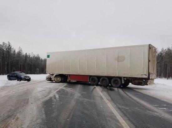 На трассе в Архангельской области в результате ДТП с фурой пострадал пенсионер