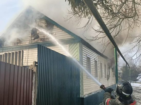 Ожоги лица и рук получил выживший на пожаре в Ливенском районе мужчина