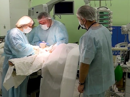 В Липецком областном онкологическом диспансере провели первые операции на новом оборудовании