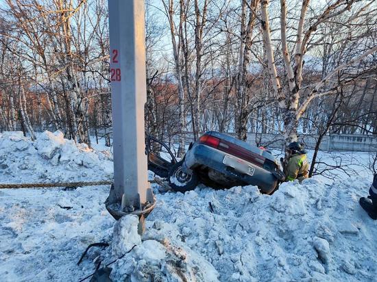 На Камчатке в дорожной аварии погиб молодой водитель и его друг