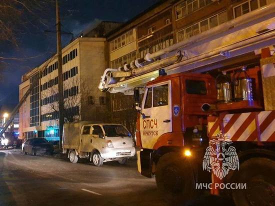 Административное здание горело в Иркутске