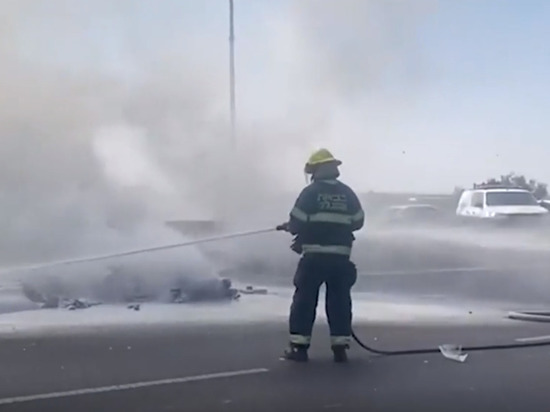 В Израиле при падении самолета на шоссе погибли два человека