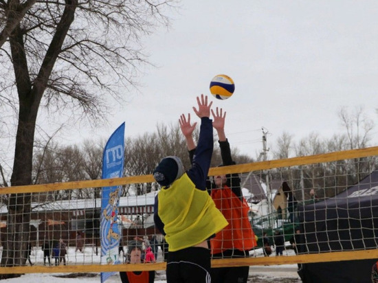 В Мичуринске прошёл турнир по пляжному волейболу на снегу