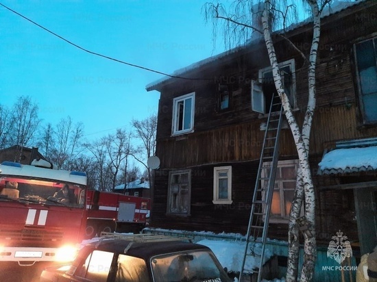 Восемь человек эвакуировали из-за пожара в доме на Белорусской в Чите