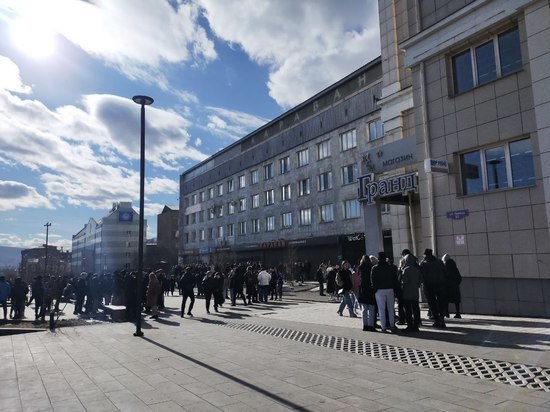 Полицейские тоже приехали