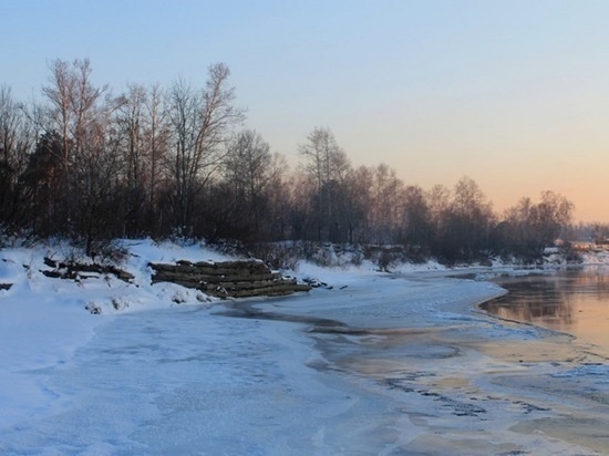 Две ледовые переправы закрыли в Алтайском крае