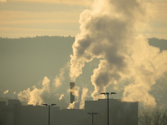 Жителей Мончегорска предупредили о повышенном содержании вредных веществ в воздухе
