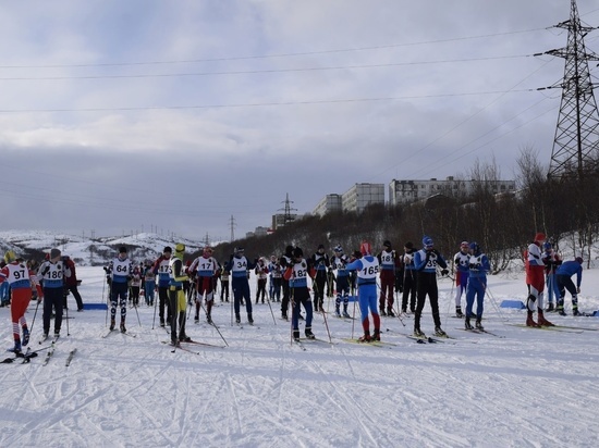 В Гаджиево прошли соревнования по лыжным гонкам в рамках Праздника Севера
